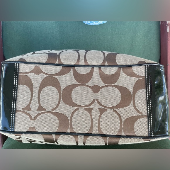 Coach Laura Signature Tote – Khakis/Black - Picture 7 of 15